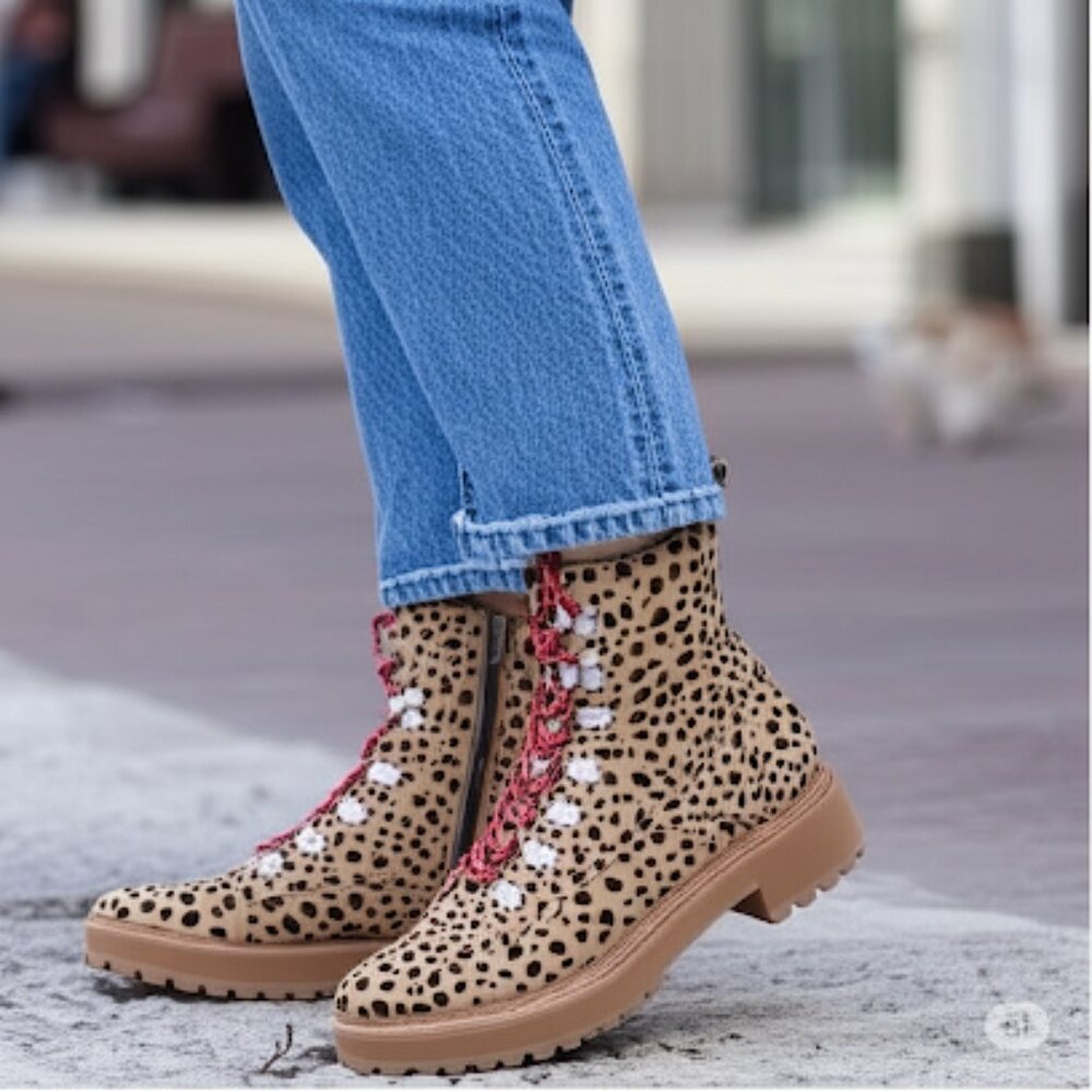 LEOPARD CALF HAIR DOLCE VITA Ankle Boots WHITNEY ANTHROPOLOGIE Size 7.5 - Picture 2 of 7